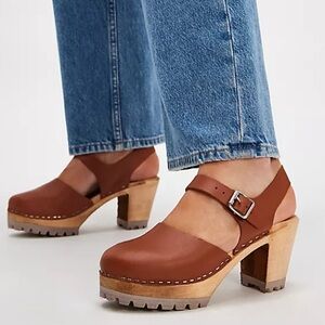 ❌ // SOLD //Free People x MÍA ABBA Clogs in GREY